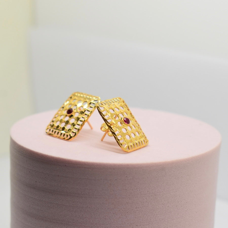 *SPECIAL* 21K Yellow Gold - Kuwaiti Red Square Earring