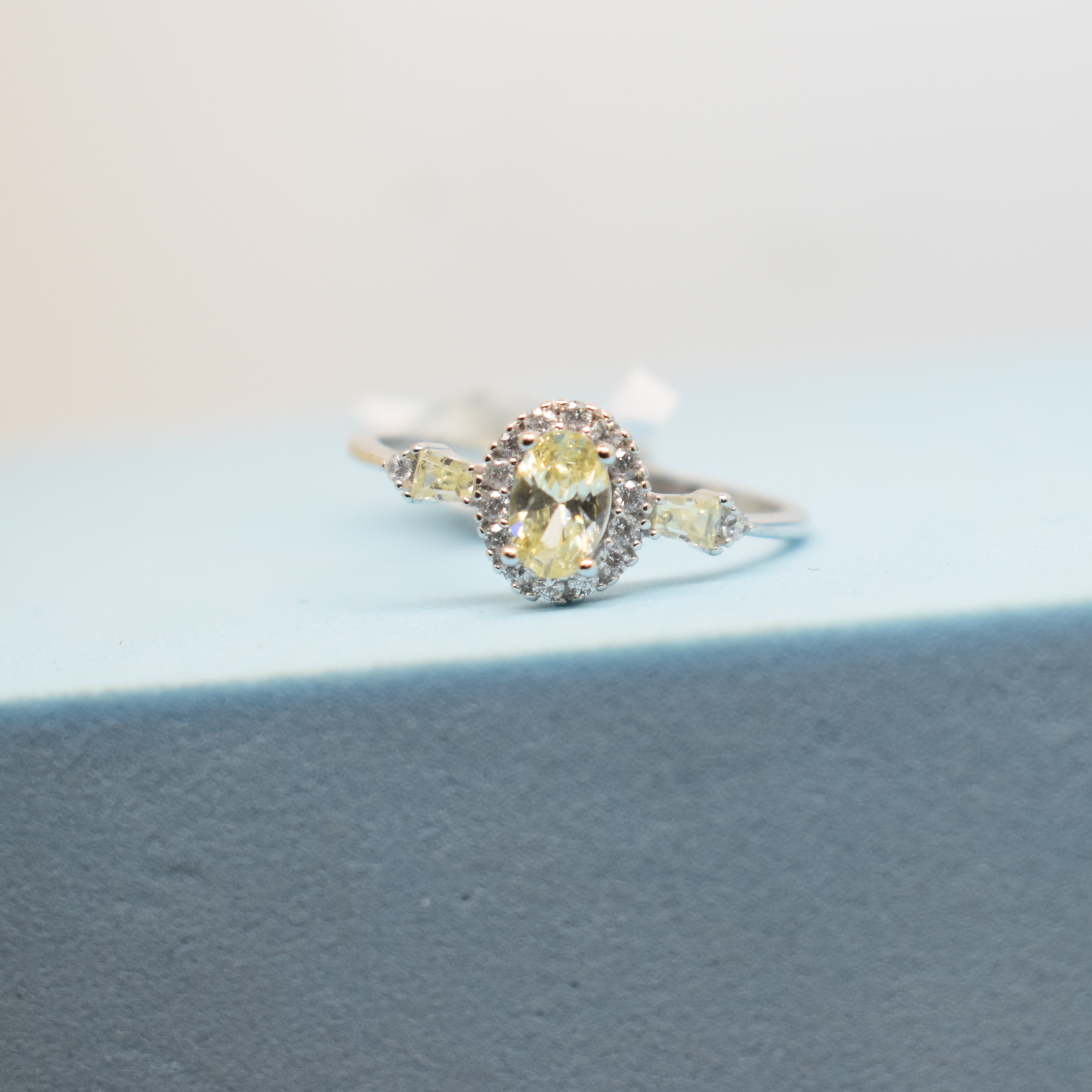 Fine 925 Sterling Silver - Yellow Stone Ring