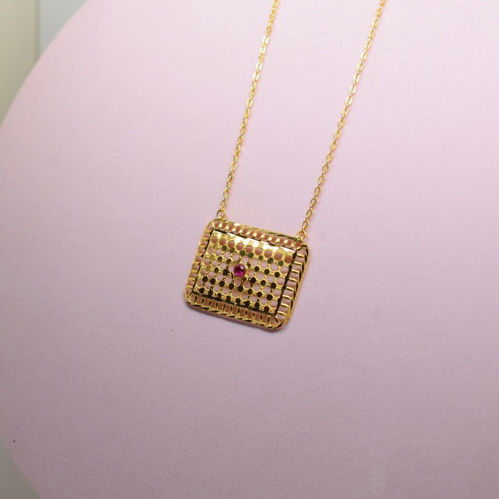 *SPECIAL* 21K Yellow Gold - Bahraini Rectangle Red Stone Necklace