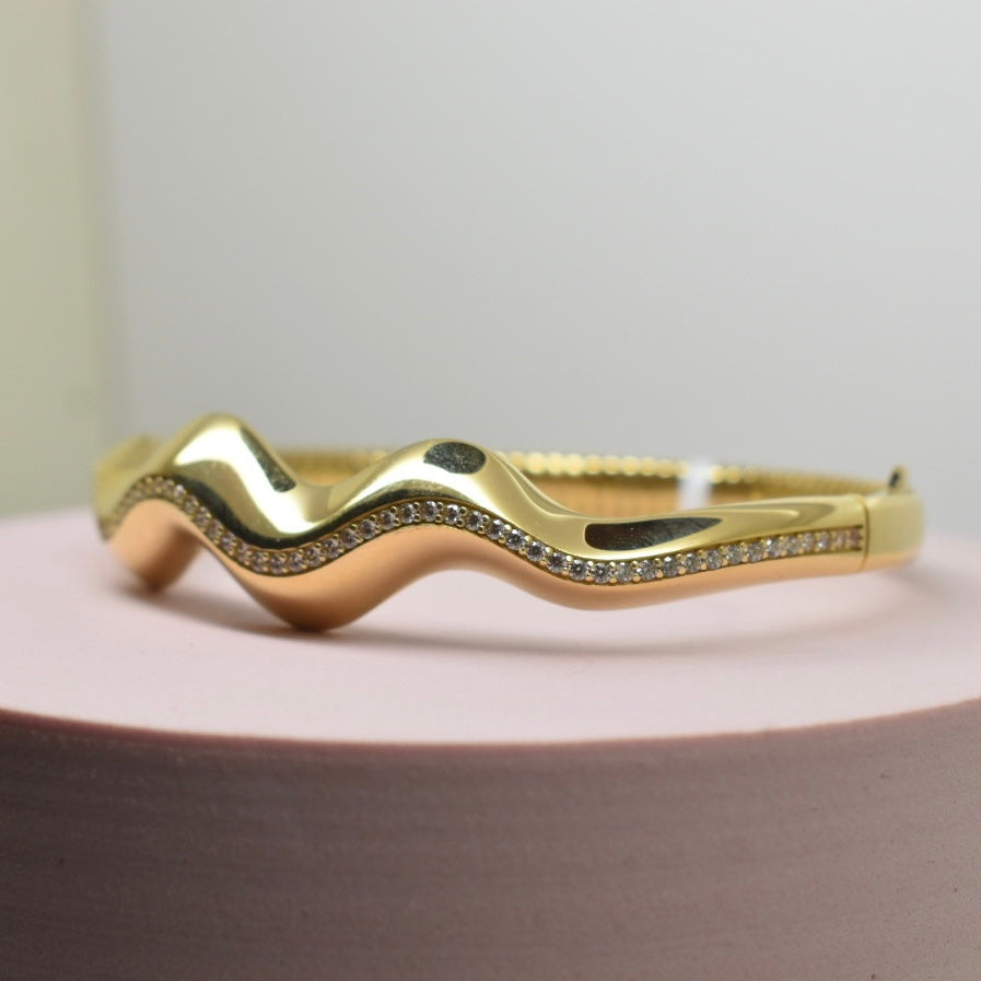 *LIMITED* 18K Gold - Hollow Wave Stone Bangle