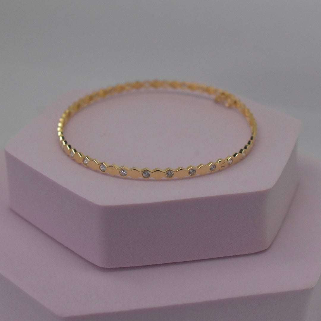 18K Yellow Gold - Hexagon Stone Bangle (Size 16)