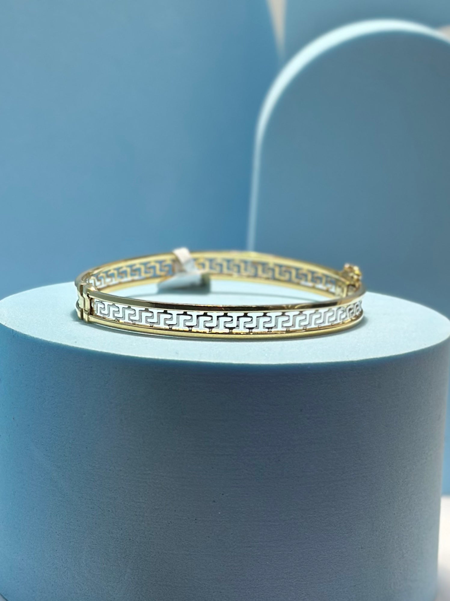 Real 18K Yellow Gold - Maze Bangle (Size 18)