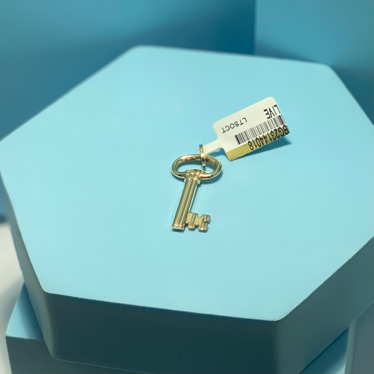Real 18K Yellow Gold - Key Locket