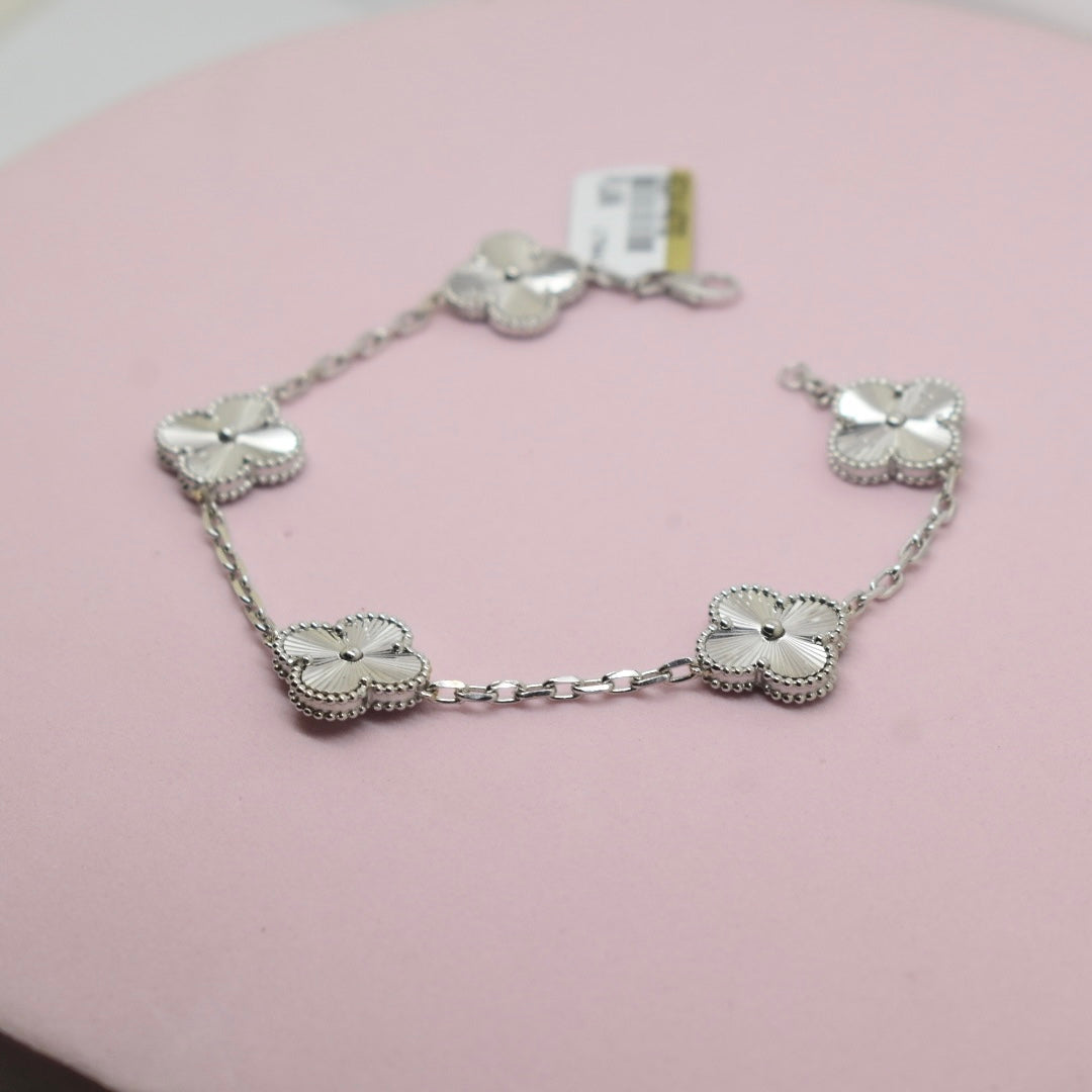 Real 18K White Gold - SJVC 5 Flower White Bracelet