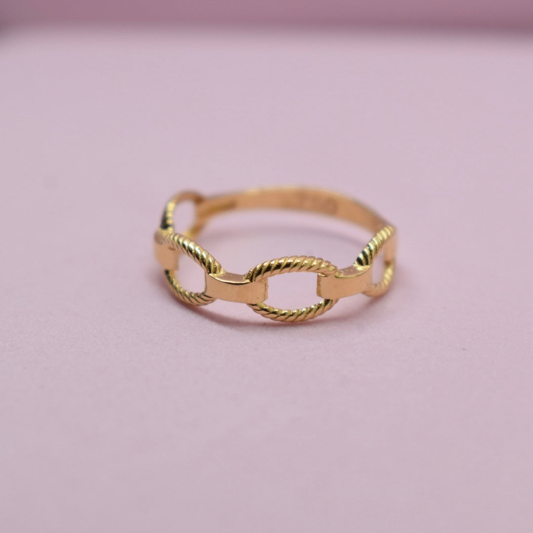 Real 18K Yellow Gold - Link Ring (Size 6.25)