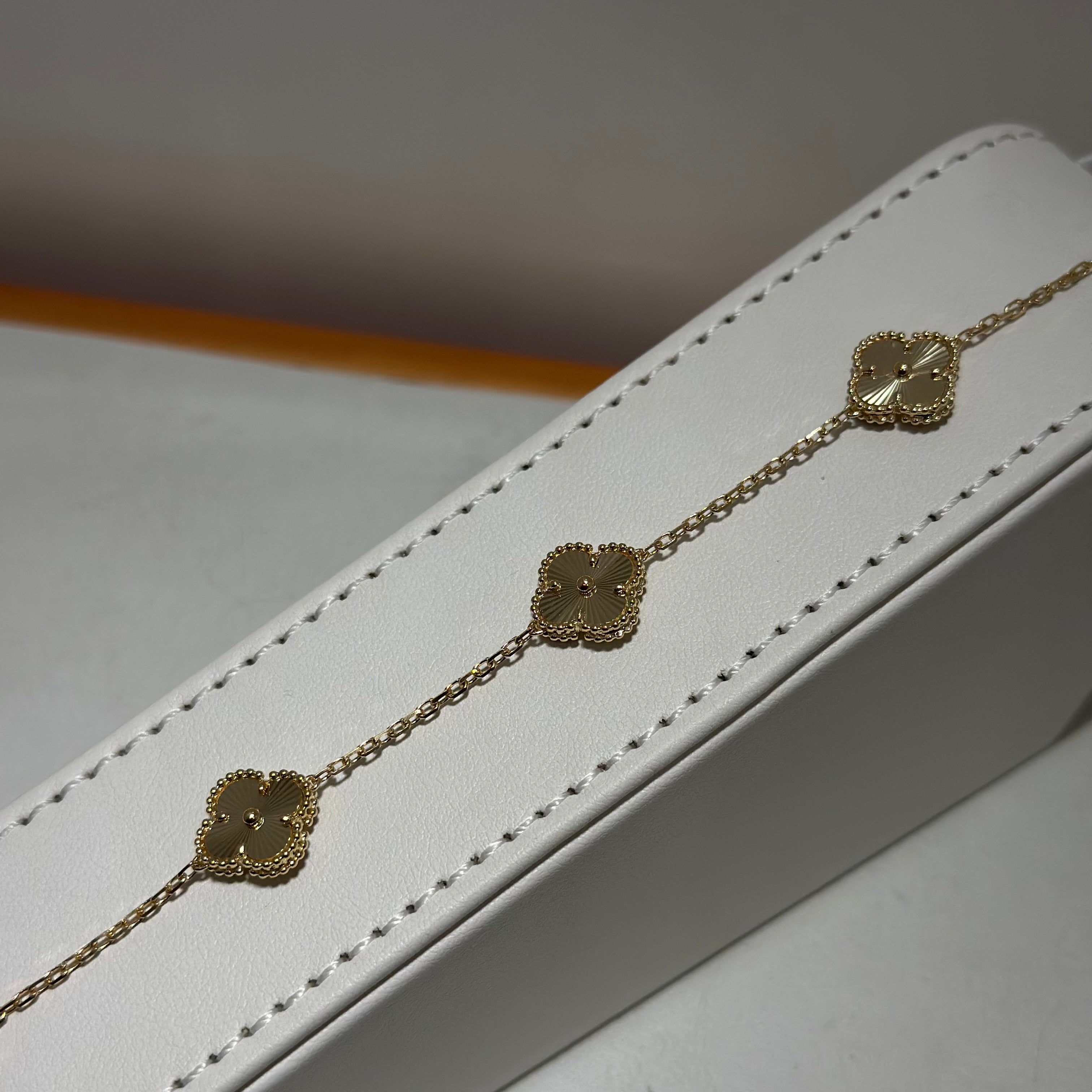 Real 18K Yellow Gold - SJVC 3 Flower Bracelet