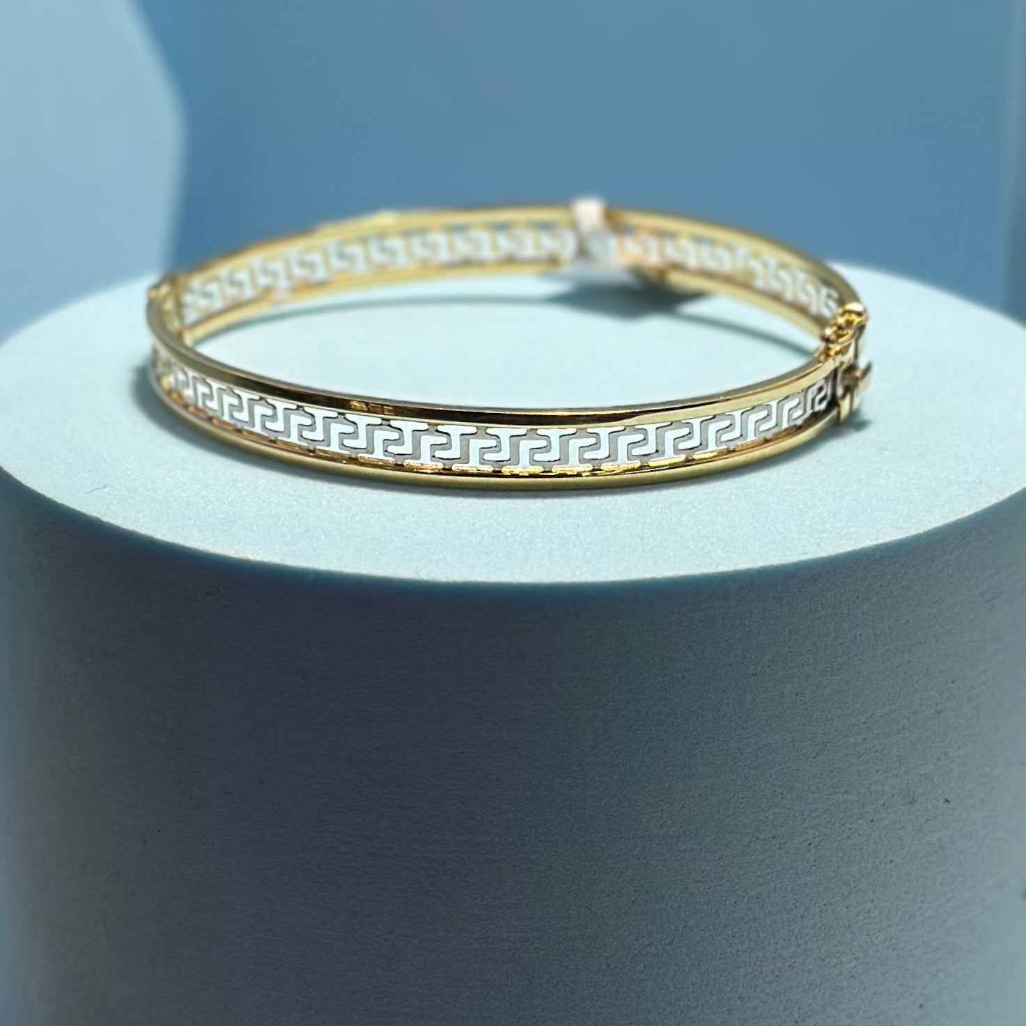 Real 18K Yellow Gold - Maze Bangle (Size 18)