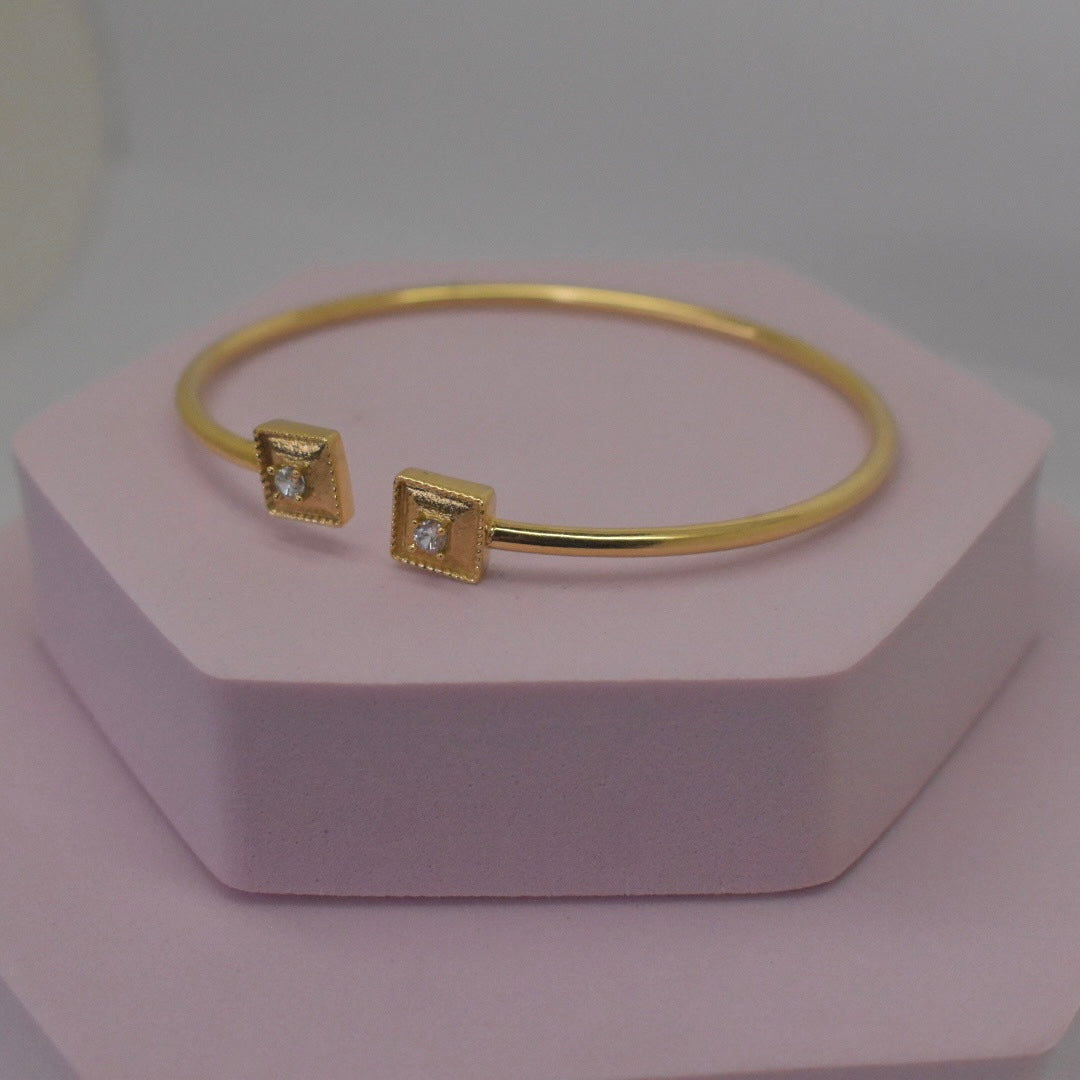 18K Yellow Gold - Italian Twist Bangle (Size 16)