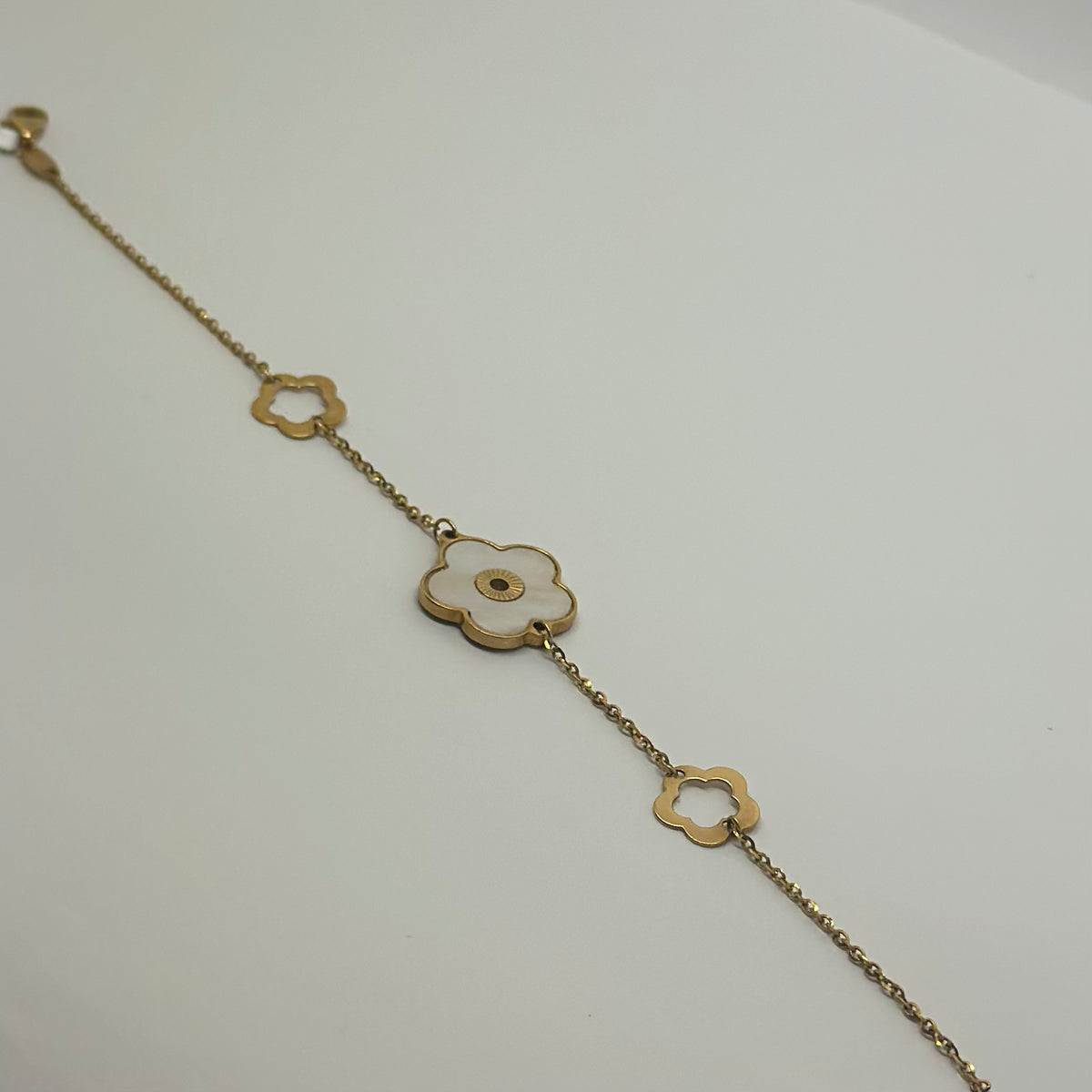 18K Yellow Gold - Flower Bracelet
