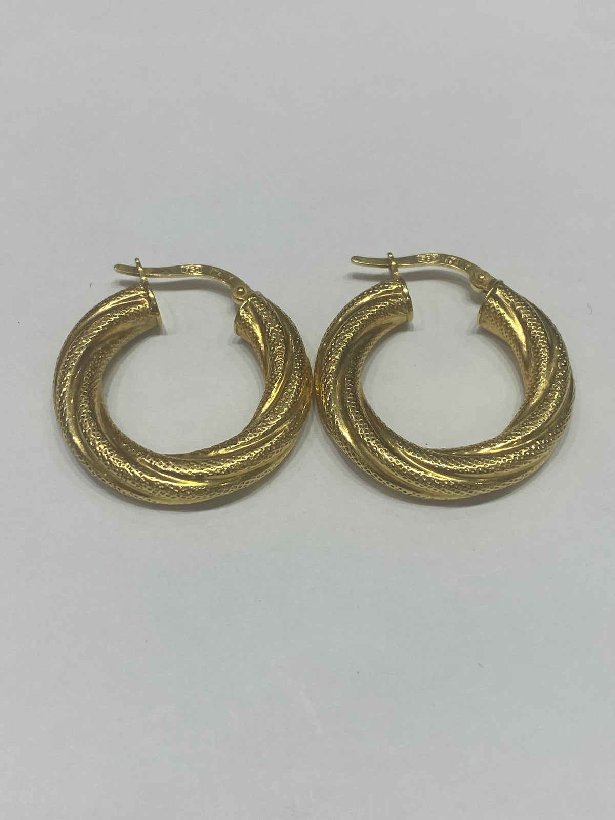 18K Yellow Gold - Hoop Earring