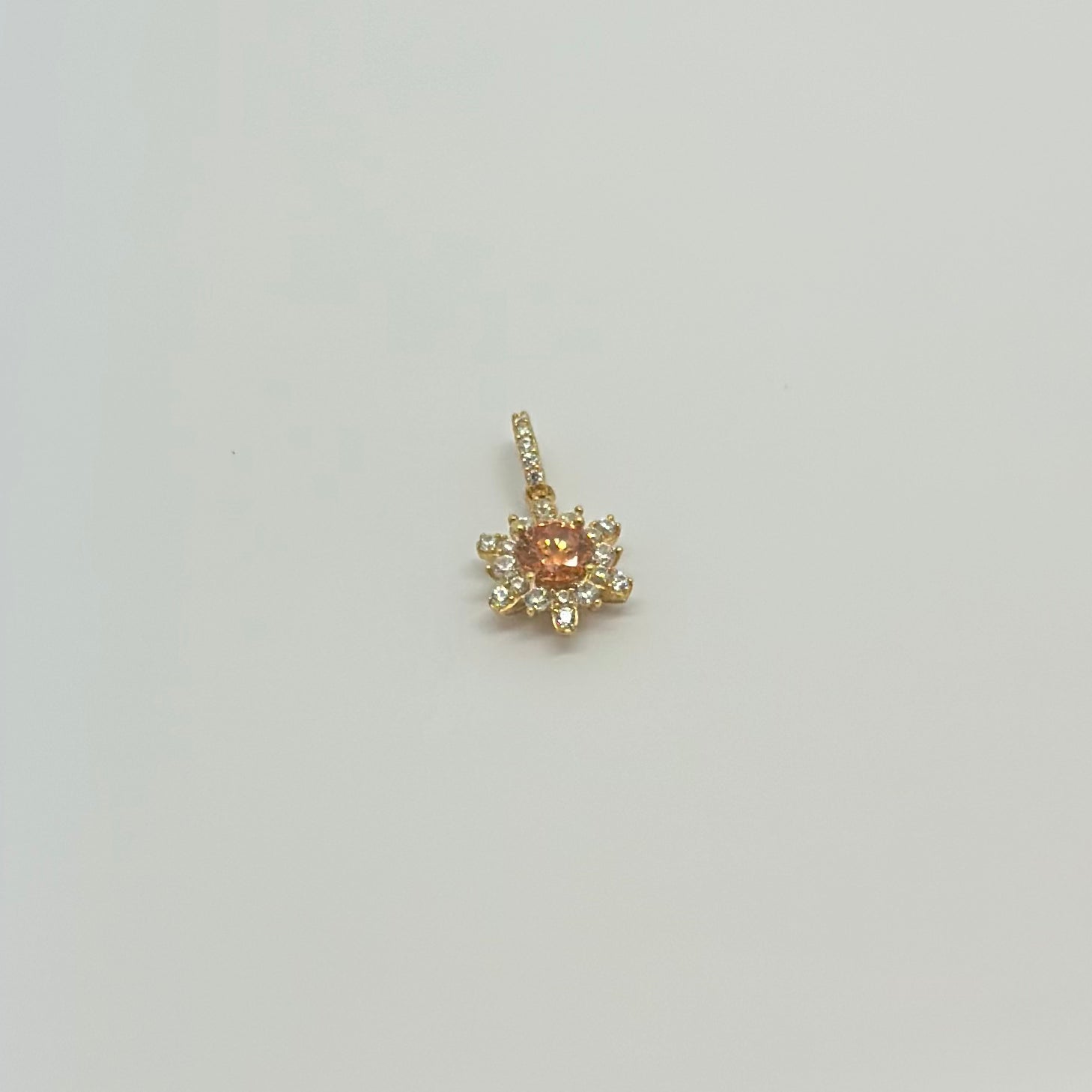 18K Yellow Gold - Zircon With Honey Stone Locket