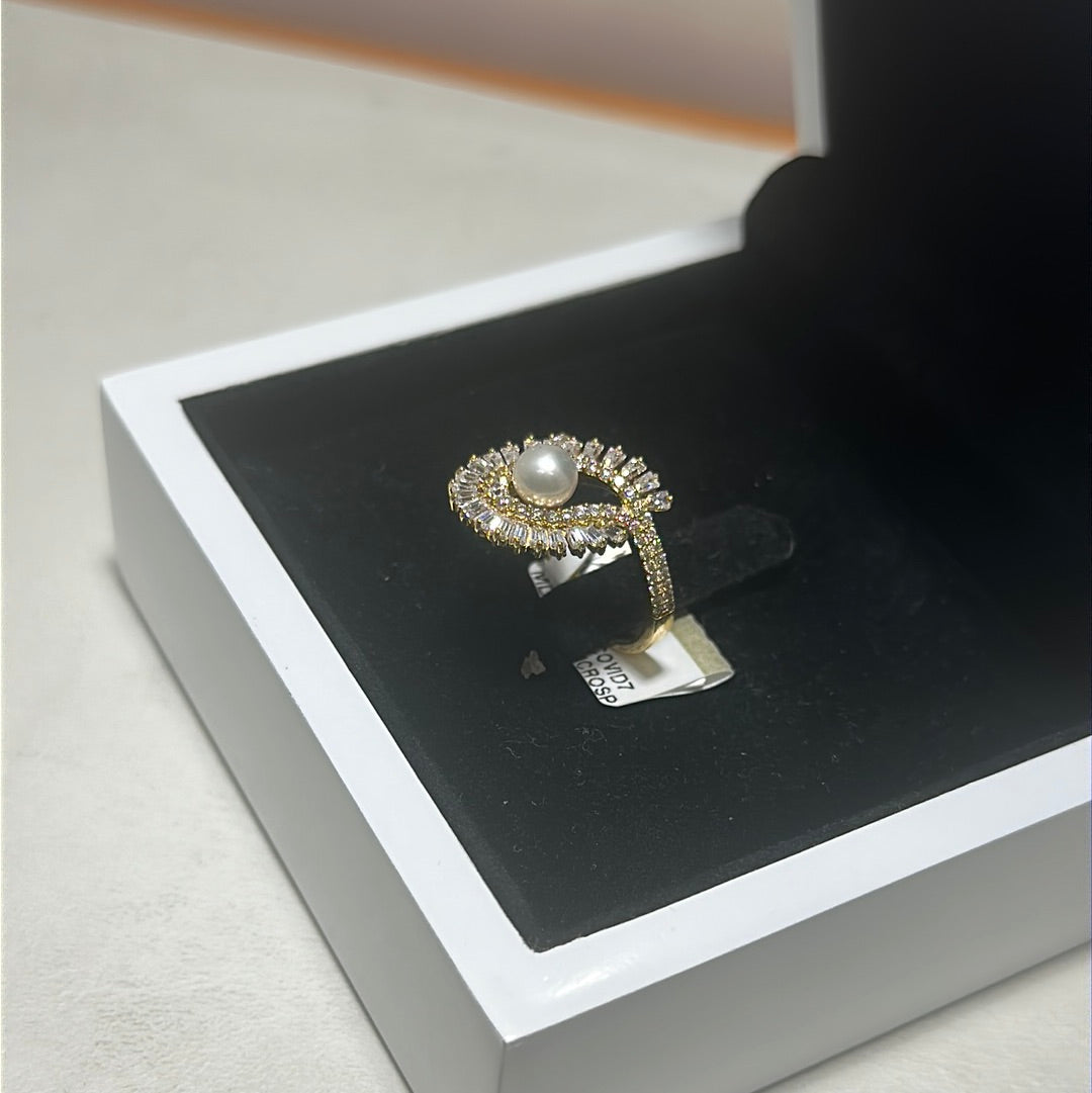 18K Yellow Gold - Pearl Zircon Ring