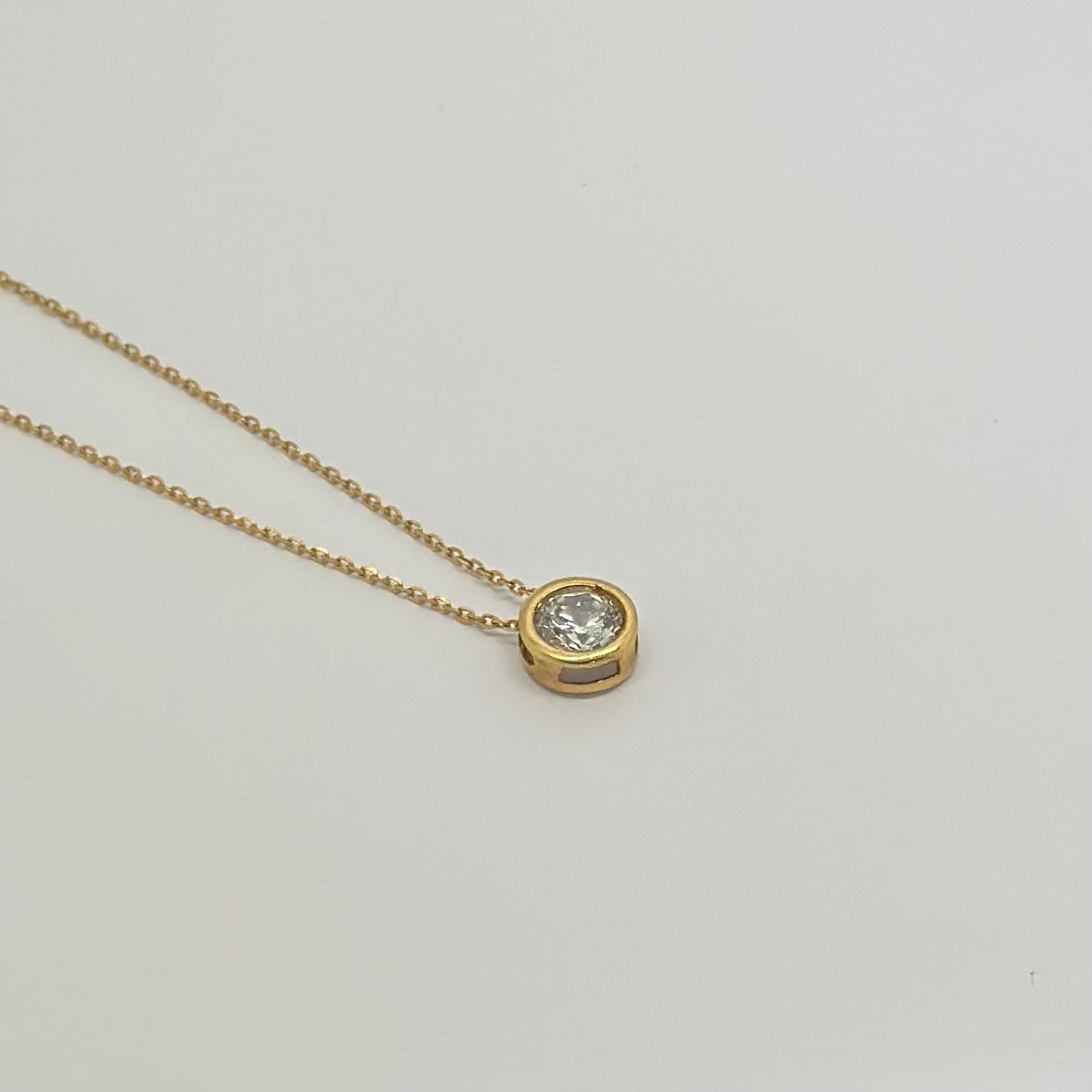 18K Yellow Gold - Single Stone Necklace